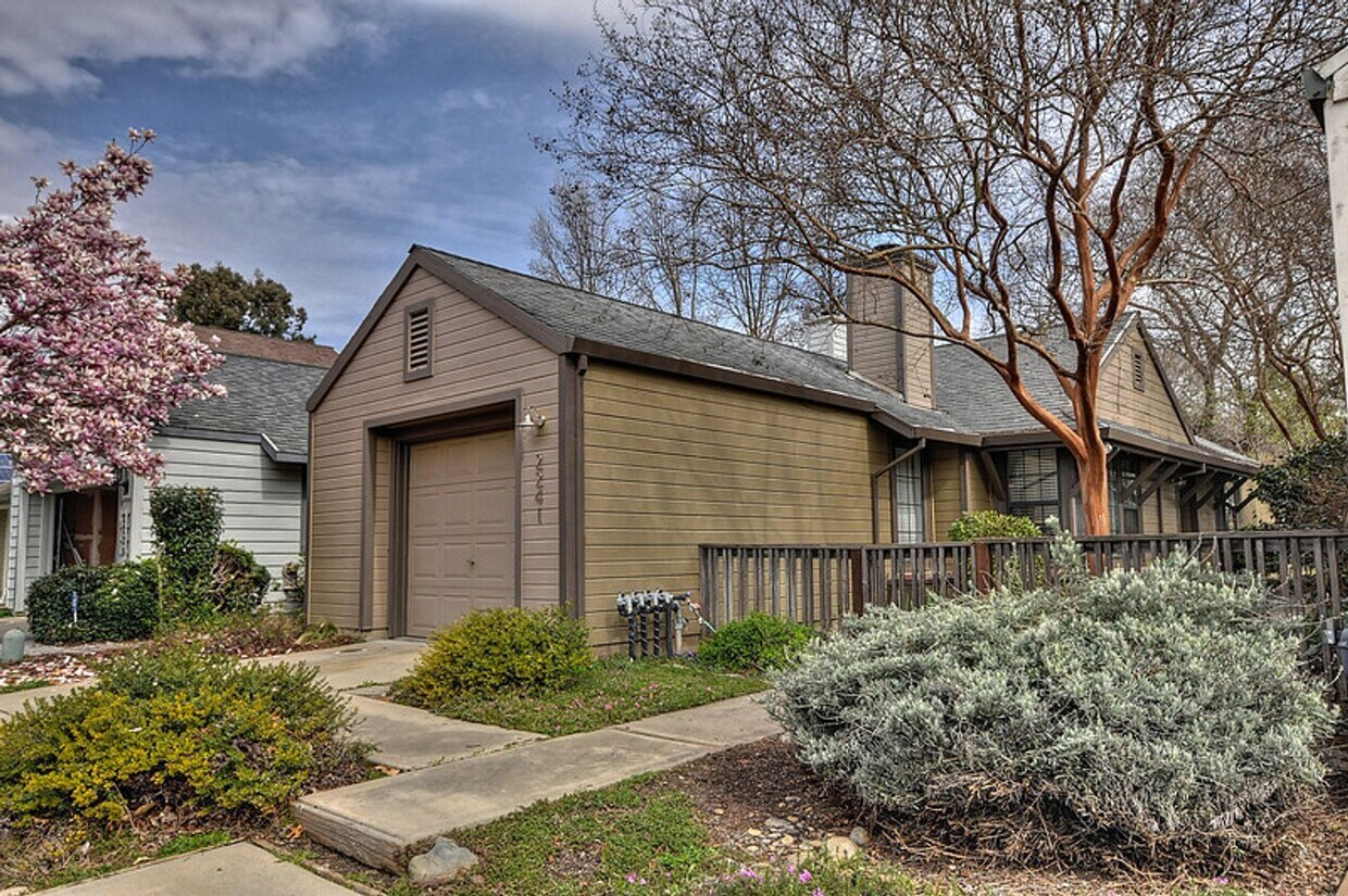 Primary Photo - South Natomas One Story with 1 car garage ...
