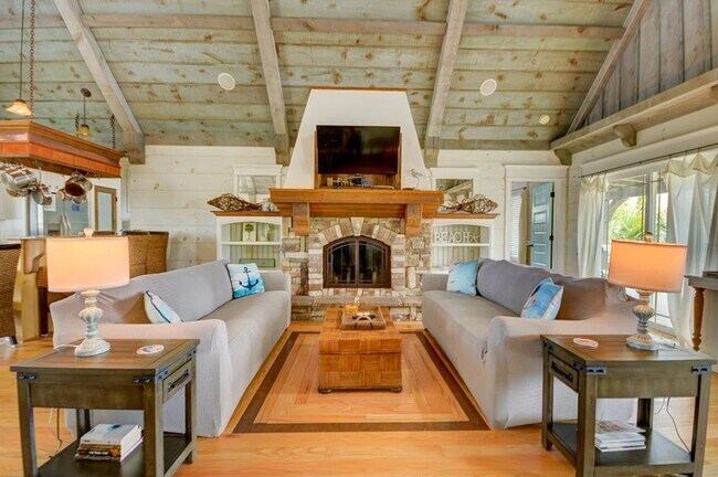 Foto del edificio - OFF SEASON Ocean View Rental- November 1, ...