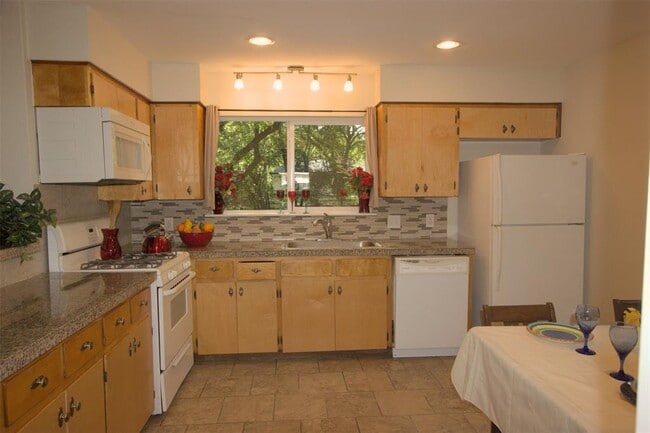 Building Photo - 5308 Peppertree Pkwy