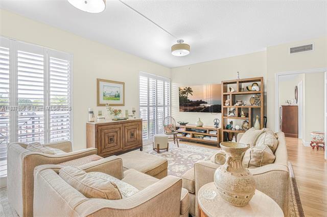 Foto del edificio - 8395 SW 73rd Ave