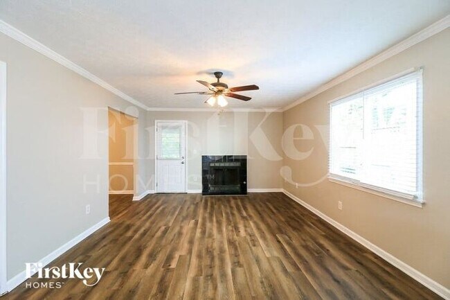 Foto del edificio - 4344 Bridle Path Ct