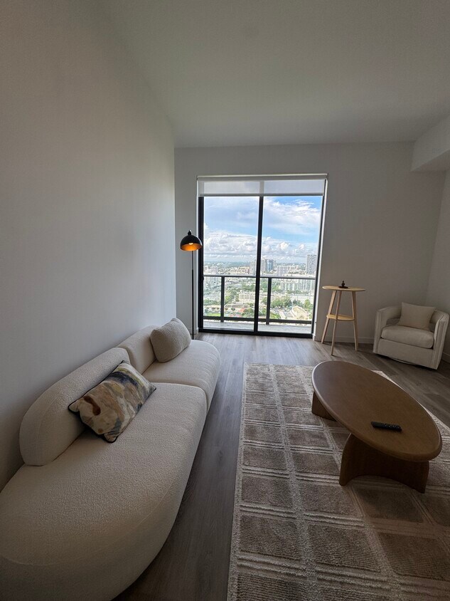 Foto principal - 82 NE 26th St