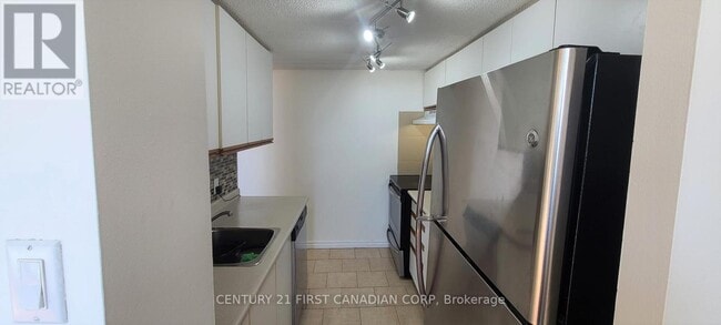 Building Photo - 1105 Jalna Blvd