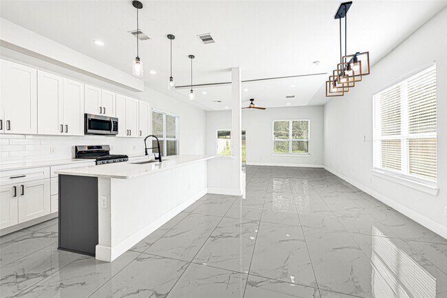 Foto del edificio - 7203 Weyburn St