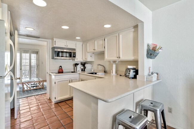Building Photo - Rates Vary $1,995 - $4,495