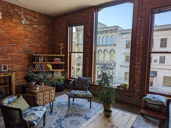 Foto del edificio - 117 N Market St