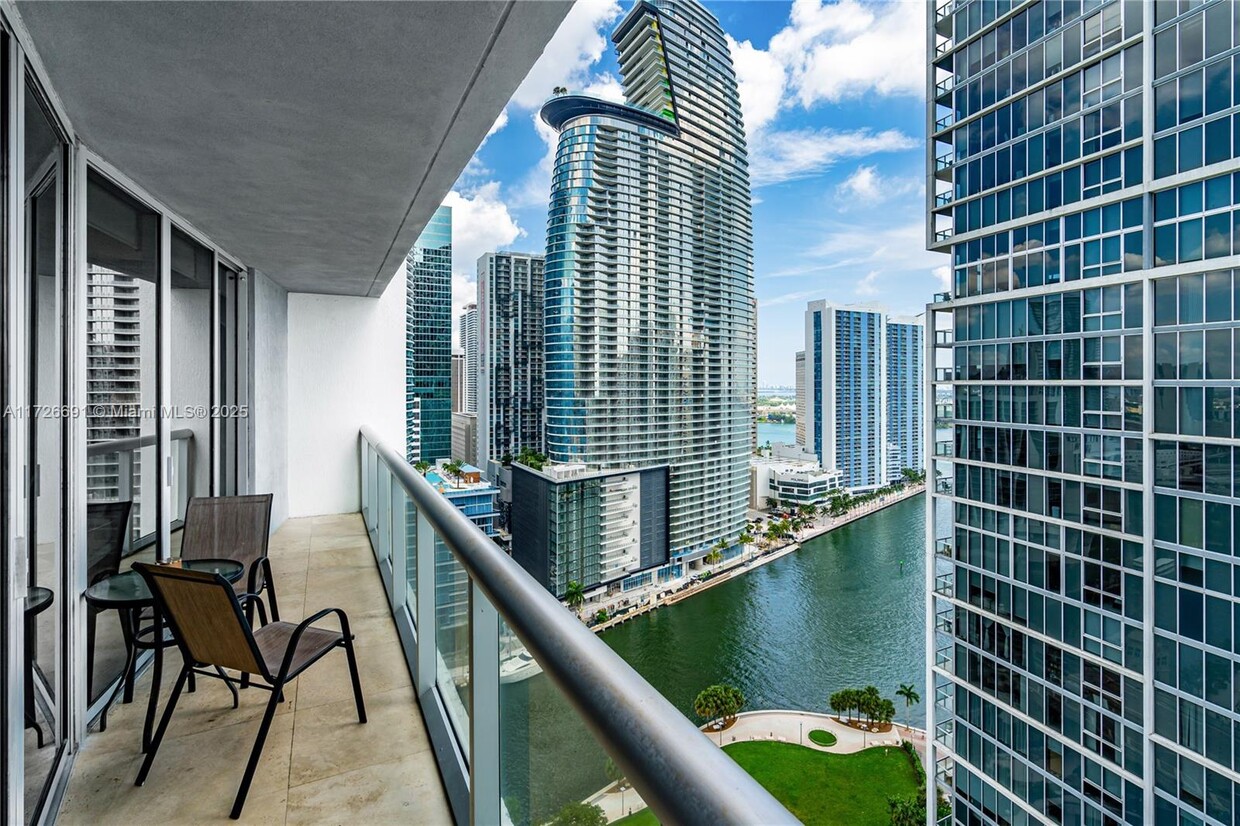 Foto principal - 485 Brickell Ave