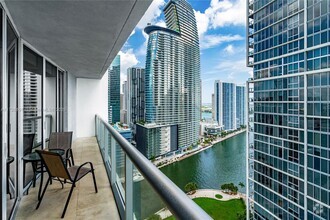 Building Photo - 485 Brickell Ave