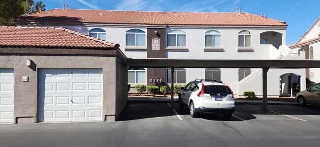 Building Photo - Fully remodeled ground floor 2BR unit in g...