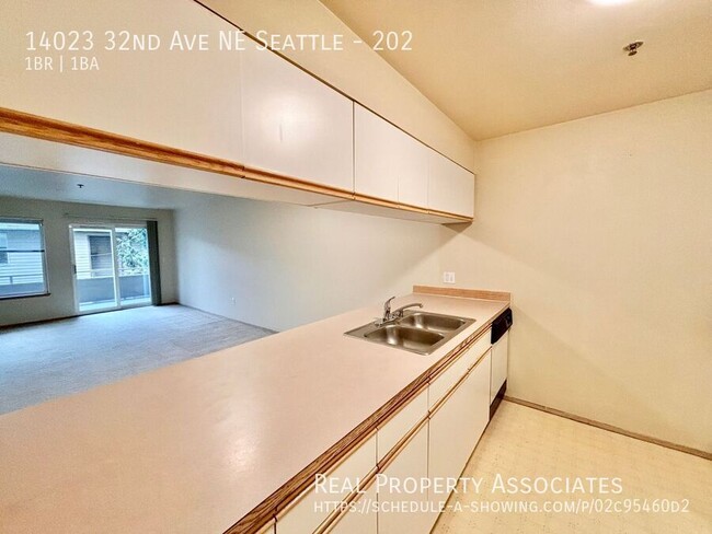 Foto del edificio - Spacious 1 Bed 1 Bath with In-Unit Washer/...