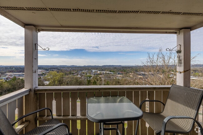 2BR, 1.5BA - 1,000SF - Balcony - Royal Oaks Apartments