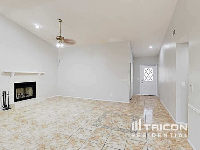 Building Photo - 4624 S Country Hills Ct