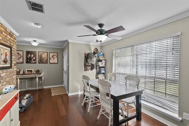 Building Photo - 8201 Heatherbrook Cir