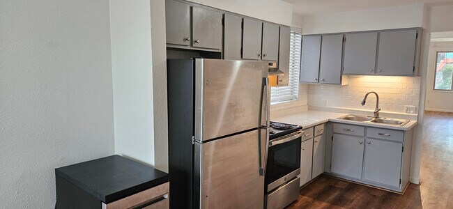 Foto del edificio - 917 E 8th Ave