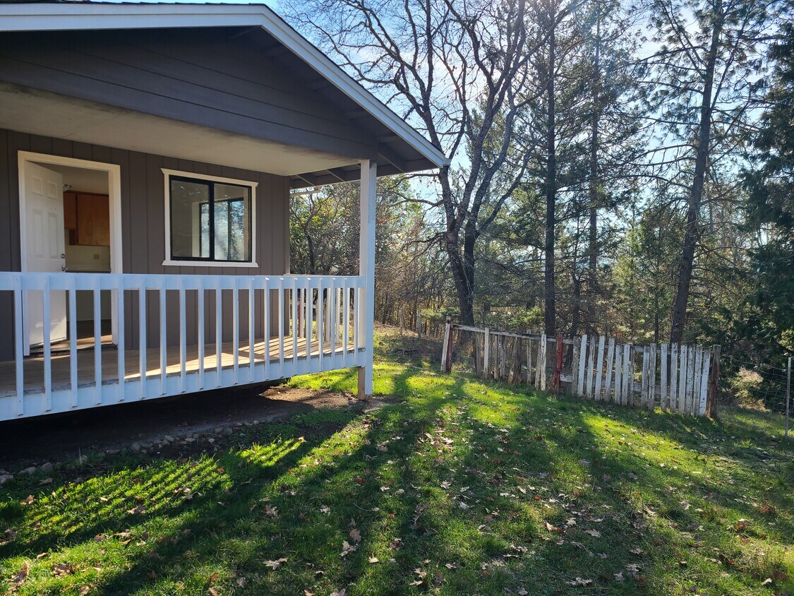 Primary Photo - 111 Hansen Dr