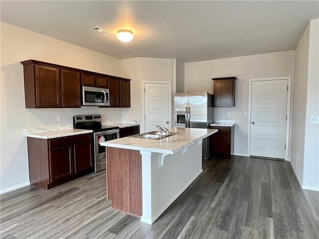 Foto del edificio - 3250 Gulley Ln