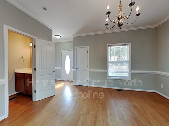 Building Photo - 780 Hay River St