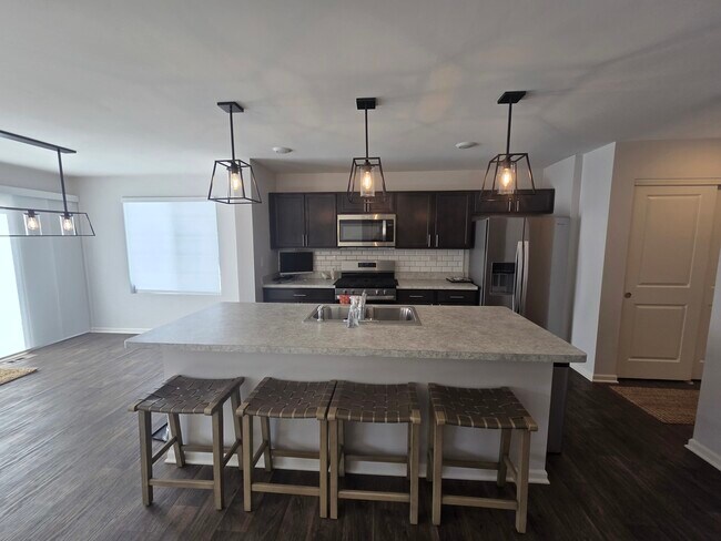 Foto del edificio - 719 Wellington Ln