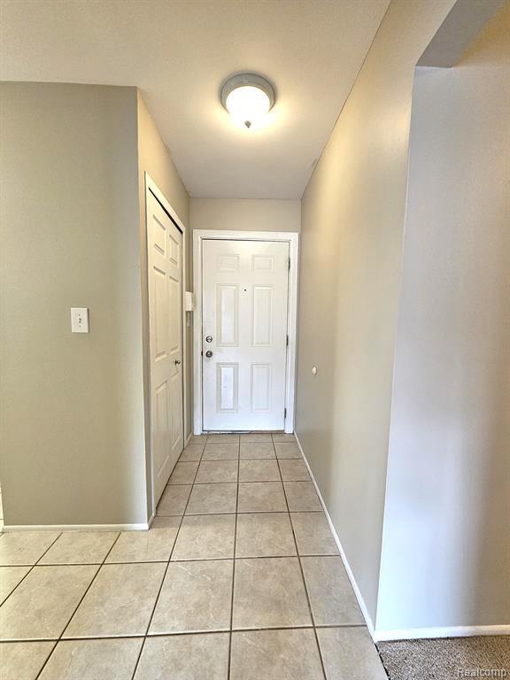 839 W Maple Rd, Clawson, MI 48017 Condo for Rent in Clawson, MI