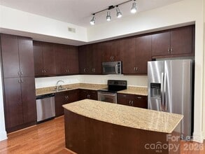 Building Photo - 4620 Piedmont Row Dr