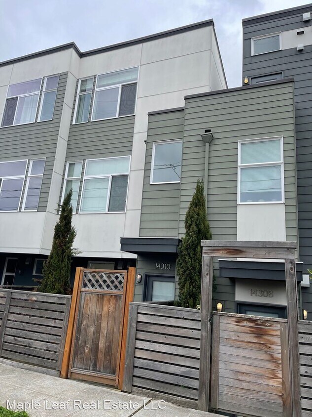 2 br, 2.5 bath House 14310 Midvale Avenue N House for Rent in