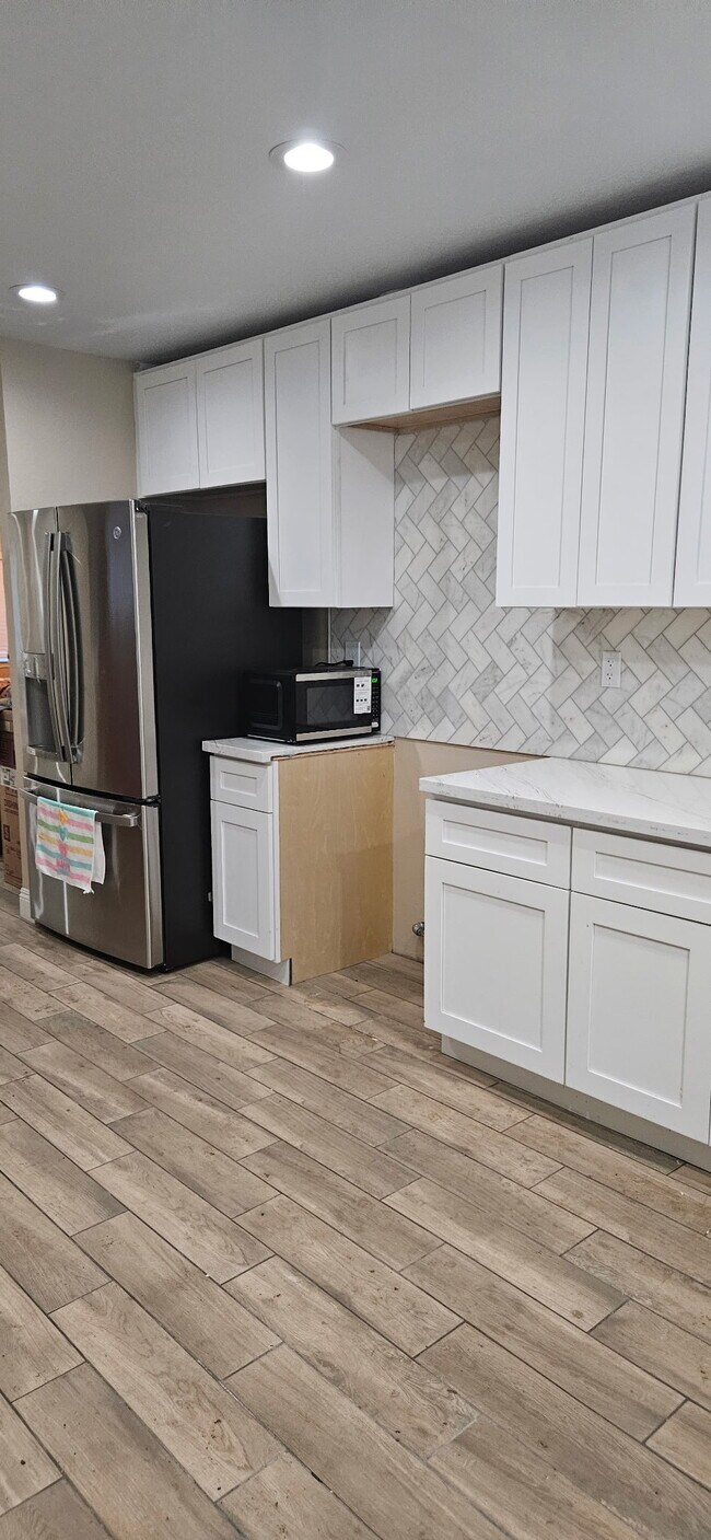 Foto del edificio - 3139 E Lyell Ave