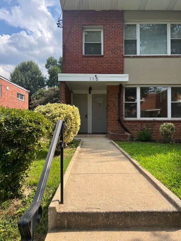 Foto principal - 115 Victor St NE