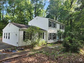 Building Photo - 4008 Rock Mill Dr