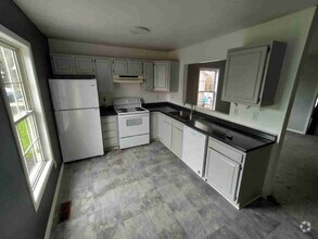 Building Photo - 655 Mosgrove St