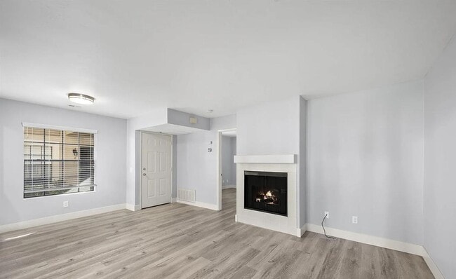 Building Photo - 10347 Azuaga St