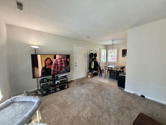 Building Photo - N Thalia Road - Duplex