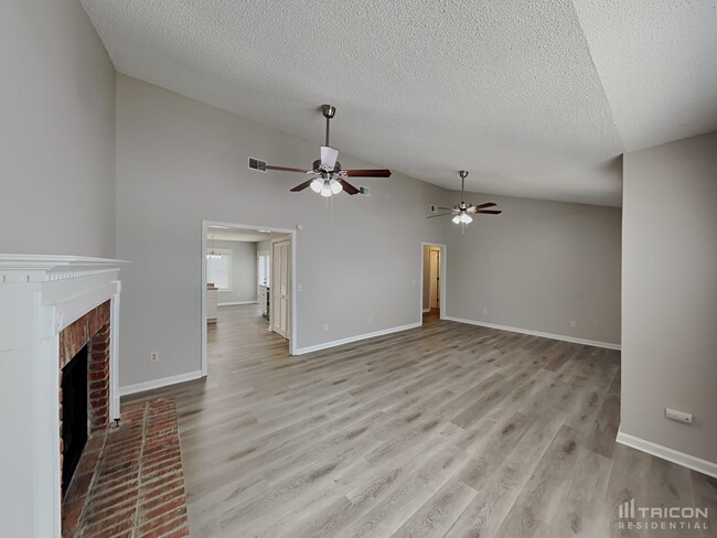 Building Photo - 13 Sutters Mill Ct