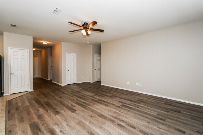 Building Photo - 368 Magma Dr