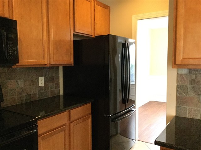 Foto del edificio - 456 Clearwater Dr