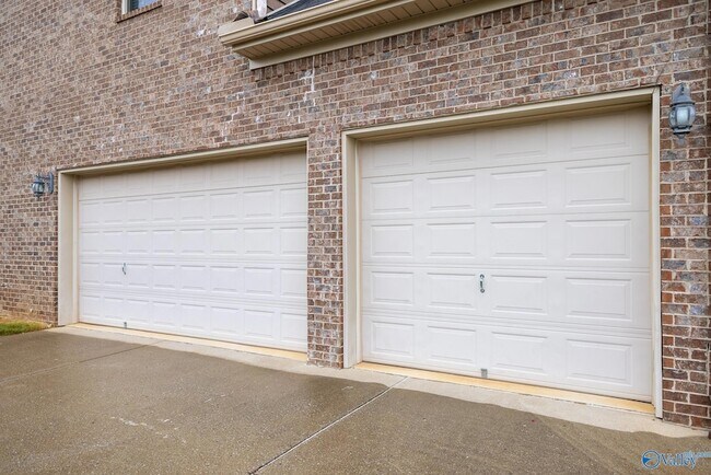 Building Photo - 126 Autumn Wind Dr