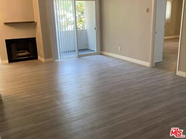 Foto del edificio - 11010 Rose Ave