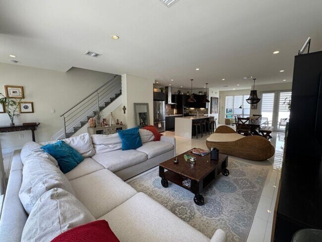 Photo - 6361 NW 103rd Passage, Doral, FL 33178 House