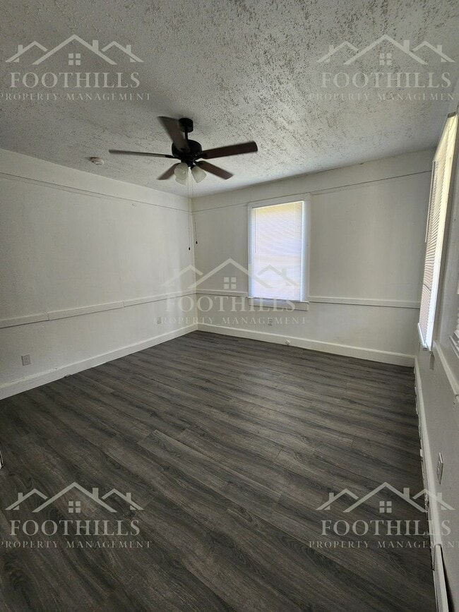Building Photo - 2 Bedroom Home in Anderson – Pet Friendly!