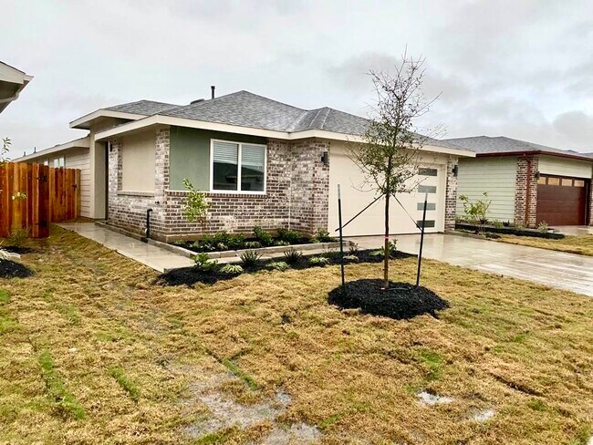 Building Photo - 2824 Gunnersbury Dr