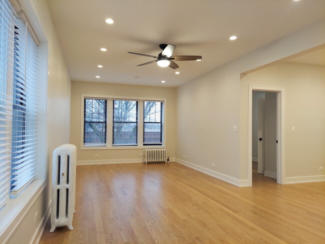 Foto del edificio - 2257 W Argyle St