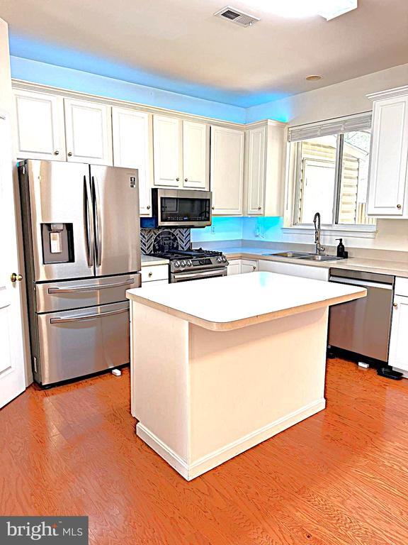 Foto del edificio - 13129 Park Crescent Cir