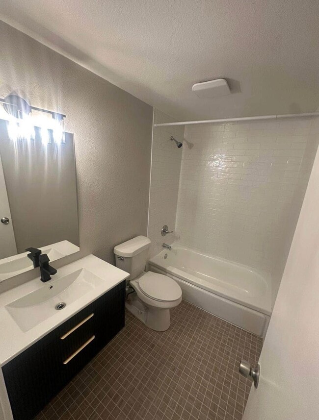 Photo - 5220 W 5th Ave (Lakewood, CO) Apartments