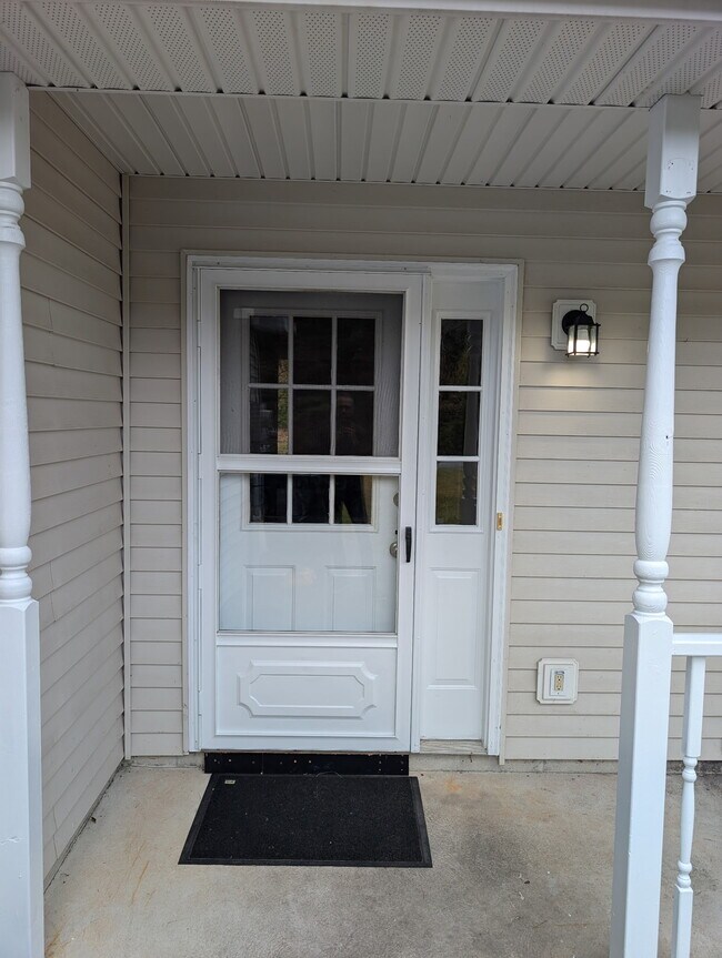 Foto del edificio - 605 Country Acres Ct