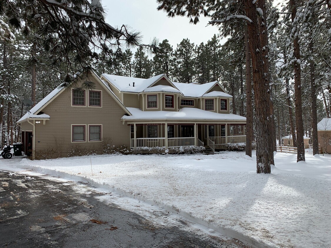 Foto principal - 19055 Royal Archers Ln