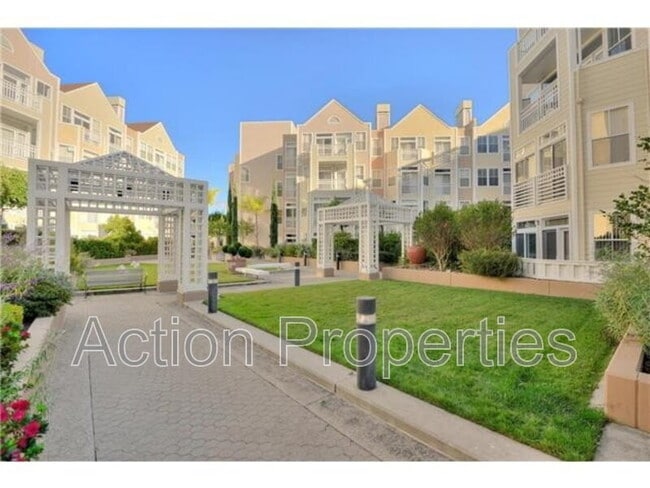 Building Photo - 550 Ortega Ave