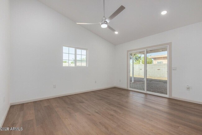Foto del edificio - 15840 North 22nd St