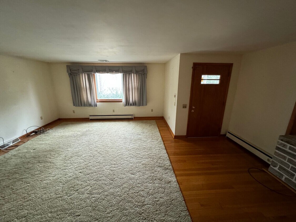 Building Photo - Single Family Home