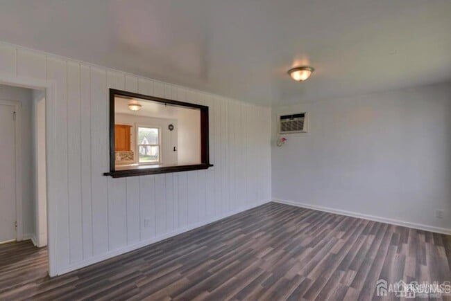 Foto del edificio - 115 Pulaski Ave