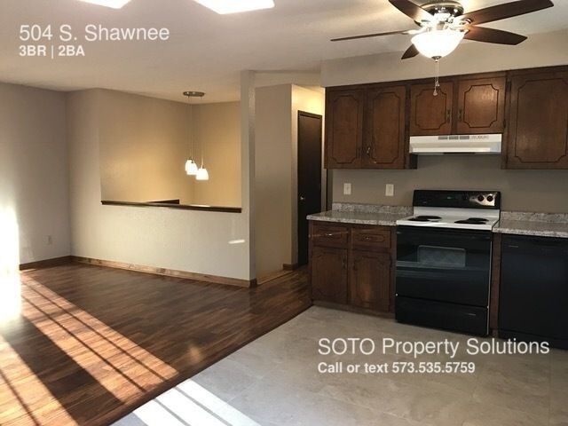 Foto del edificio - 504 S Shawnee Blvd