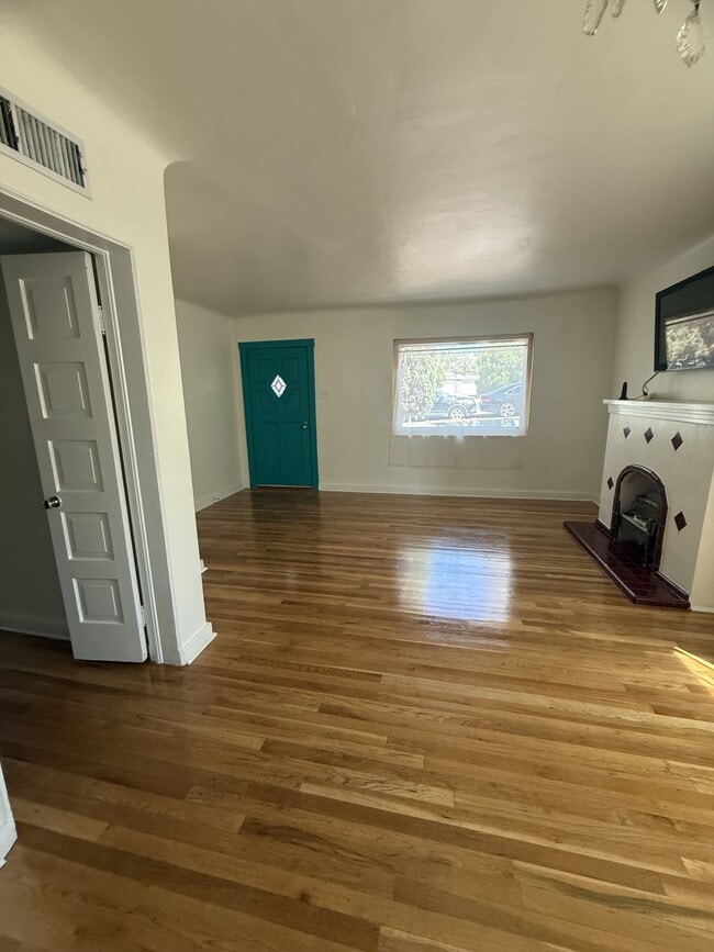 Building Photo - 211 N Campbell St